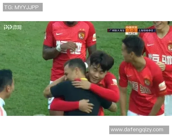 足球明星盛夏来汕尾与球迷亲密互动共庆足球热潮