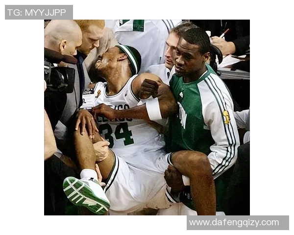 外国足球明星意外走光瞬间曝光引发热议网友纷纷评论不雅行为是否应被谴责