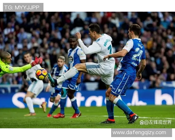 脚长的足球明星如何在赛场上展现独特优势与技巧的完美结合