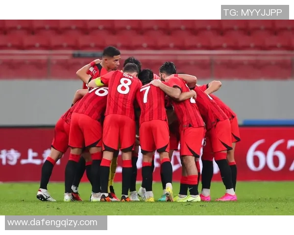 足球明星们在场内外的精彩表现与慈善活动的多重角色解析 足球明星们在场内外的精彩表现与慈善活动的多重角色解析