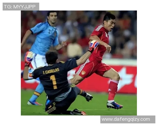 足球明星用筷子打球的奇妙挑战谁能成功逆袭成传奇 足球明星用筷子打球的奇妙挑战谁能成功逆袭成传奇